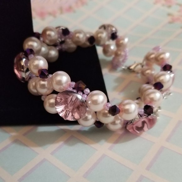 Handcrafted Pink Lucite Bead Bracelet – Sparkly & Unique - Picture 6 of 6